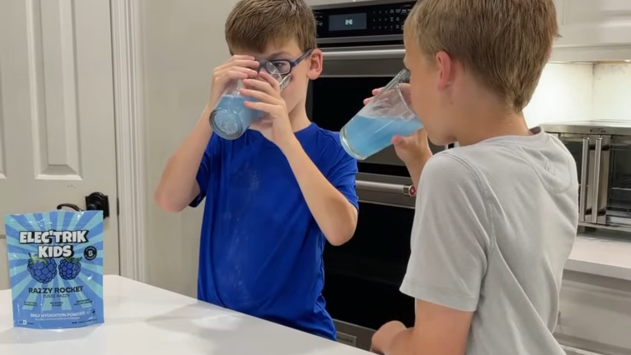 7 Early Signs of Dehydration in Kids (And What Parents Should Do)